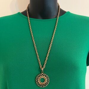 WLP  GOLD TONE PENDANT CHAIN NECKLACE Vintage Signed